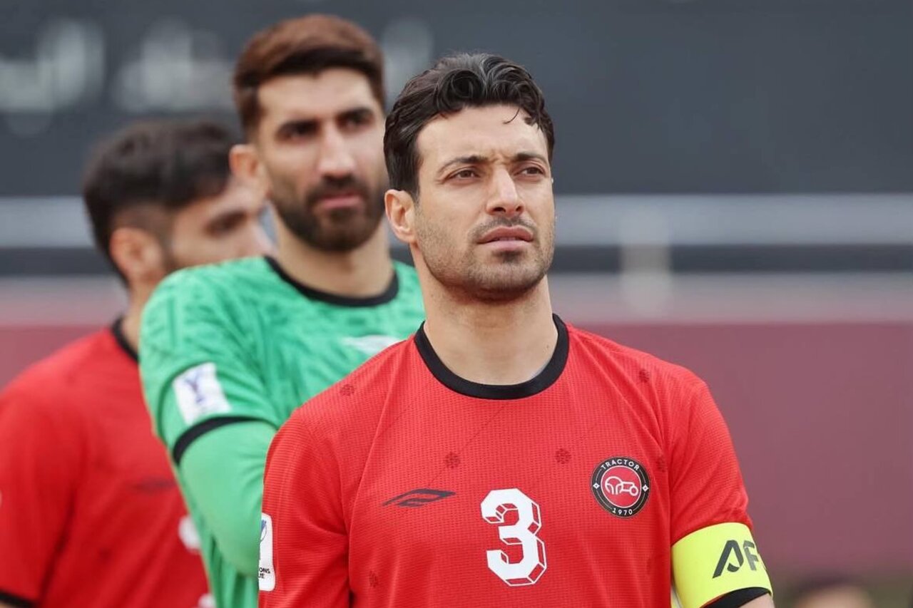 درگیری شدید اسکوچیچ و خلیلزاده در رختکن تراکتور درگیری شدید اسکوچیچ و خلیلزاده در رختکن تراکتور