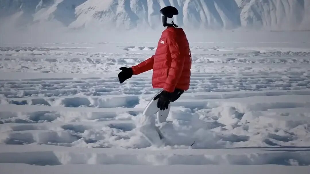 شگفتی در یخبندان / قدم‌ زدن ربات انسان‌نما در دمای منفی ۴۷ درجه