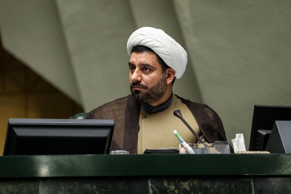 نماینده مجلس: در غرب آسیا محور کشورهای اسلامی هستیم و باید در همه میدان‌ها ردپای خودمان را داشته باشیم
